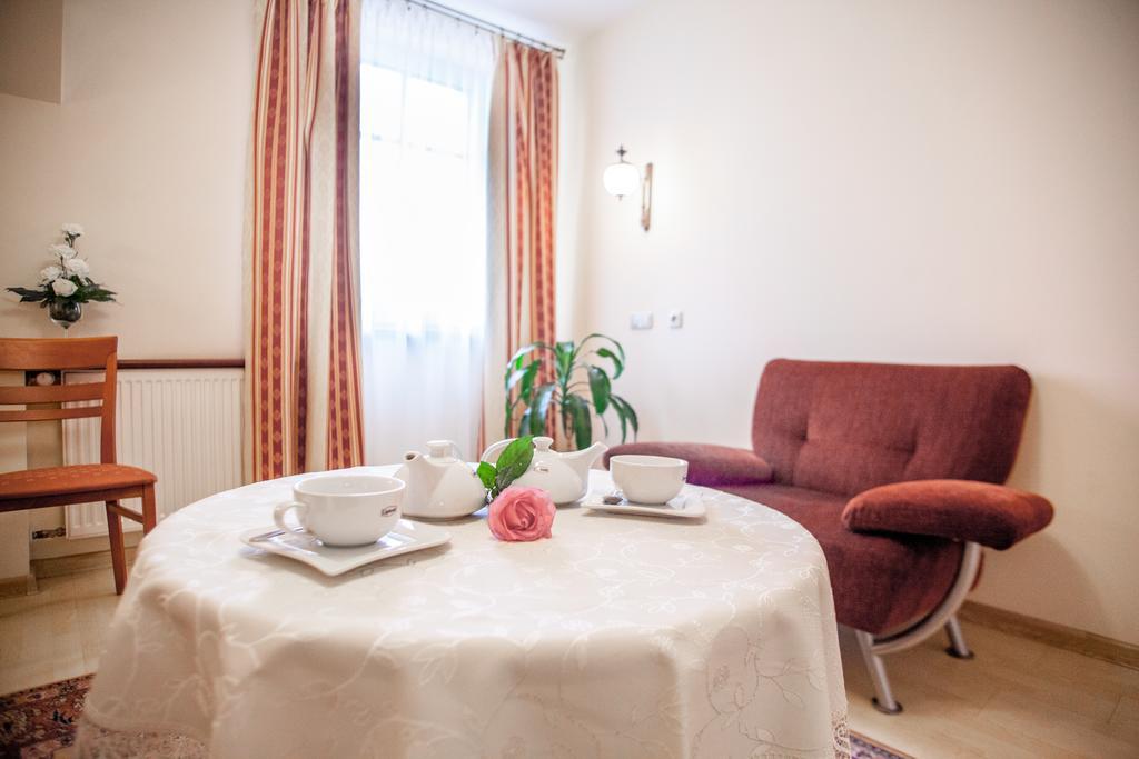Hotel Sutoris Bochnia Ngoại thất bức ảnh