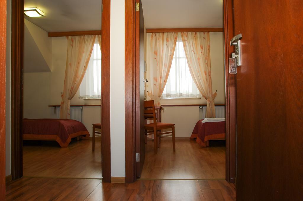 Hotel Sutoris Bochnia Phòng bức ảnh